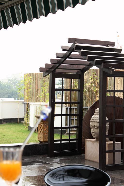 Stately Suites Mg Road Gurgaon Exterior foto