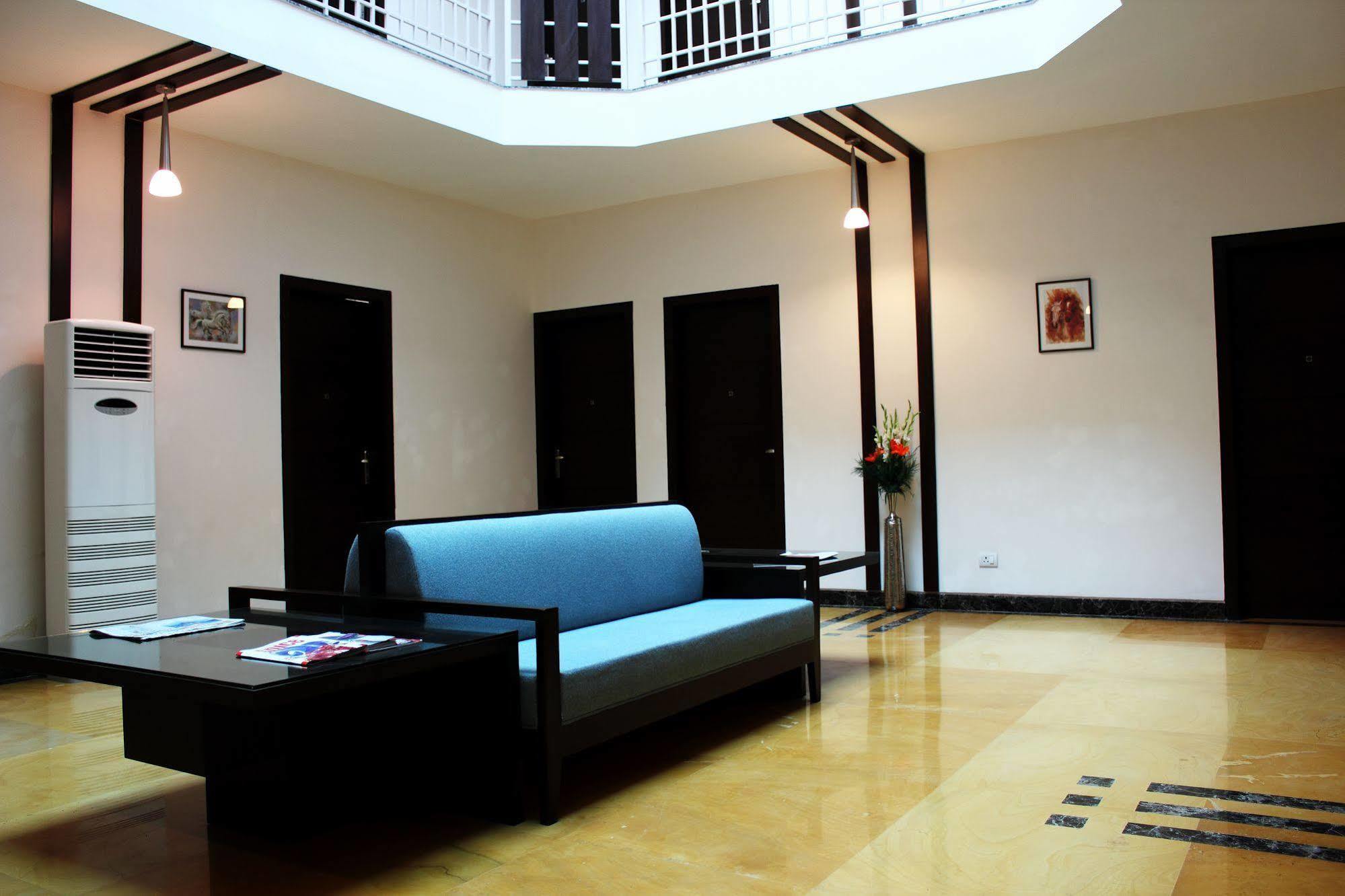 Stately Suites Mg Road Gurgaon Exterior foto