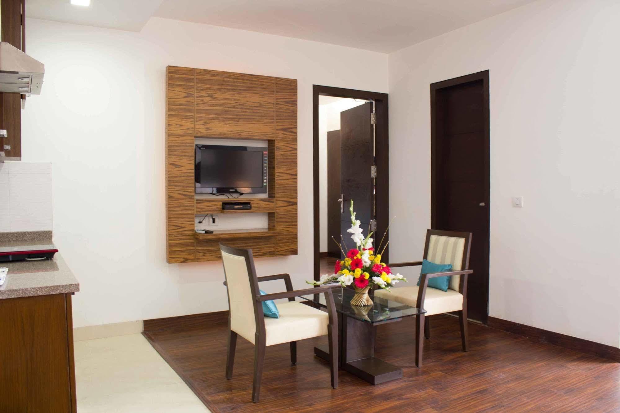 Stately Suites Mg Road Gurgaon Exterior foto